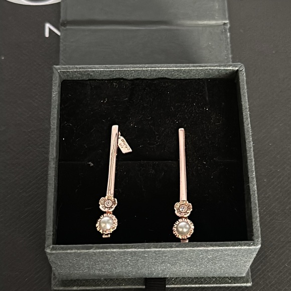 NWT Coach Demi Tea Rose Fine Sunburst Bar Earrings Post Dangle Flower Pearl - Picture 3 of 5